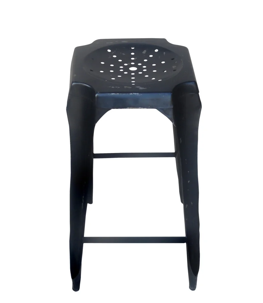 Tabouret de bar noir usé
